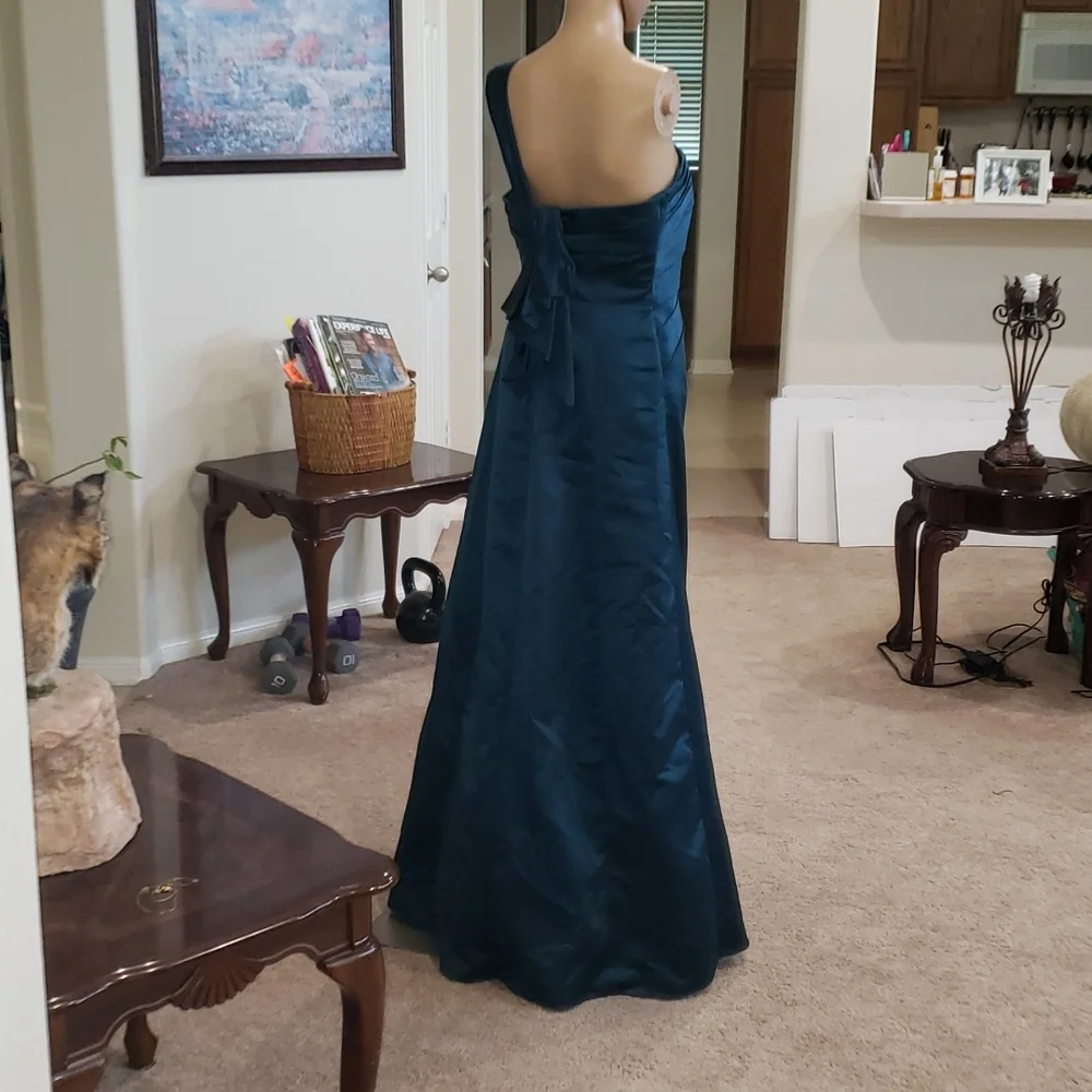 David's Bridal 8 teal satin one shoulder gown 3d ribbon adornments ruched - Picture 6 of 12